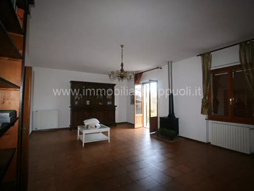 Immagine 31 di Rustico / casale in vendita  a Lucignano