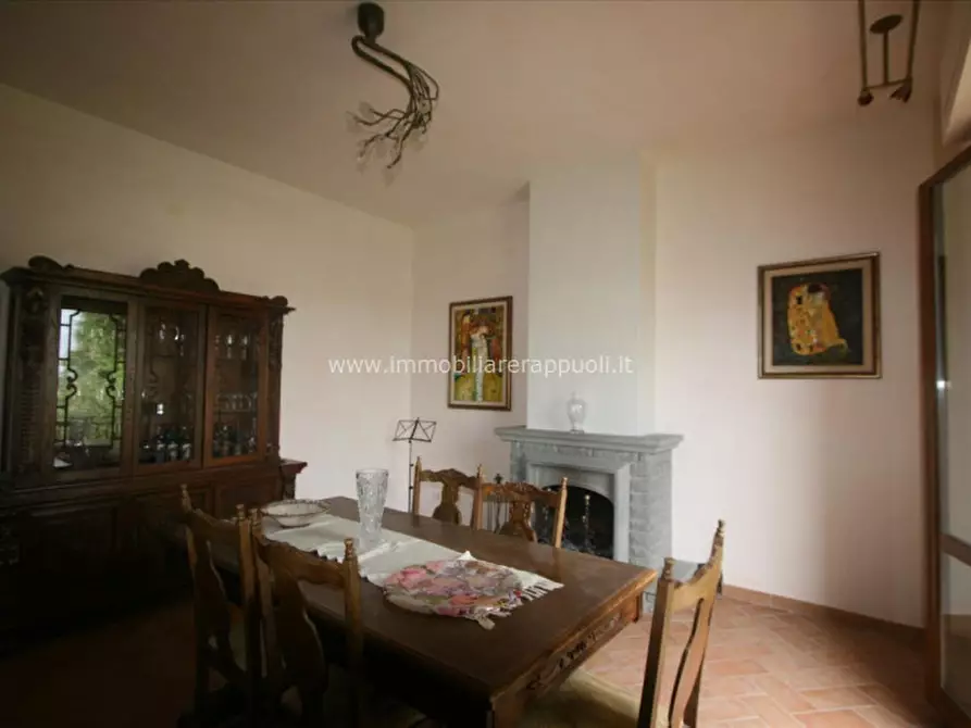 Immagine 9 di Casa indipendente in vendita  a Sinalunga