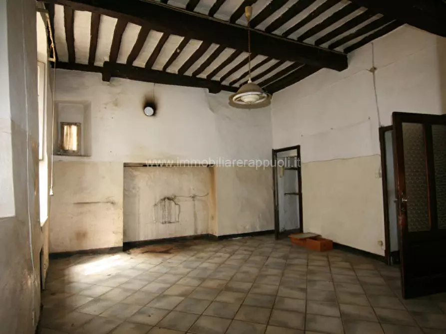 Immagine 1 di Villa in vendita  a Montalcino