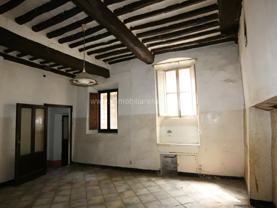 Immagine 2 di Villa in vendita  a Montalcino