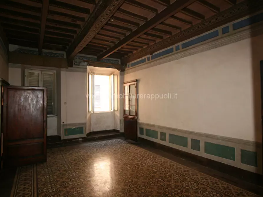 Immagine 4 di Villa in vendita  a Montalcino