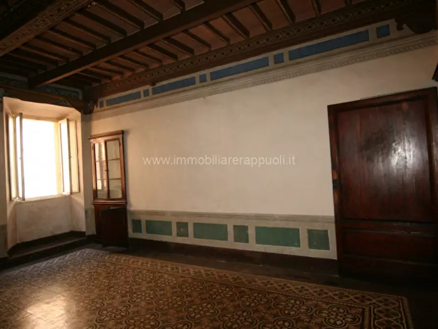 Immagine 5 di Villa in vendita  a Montalcino