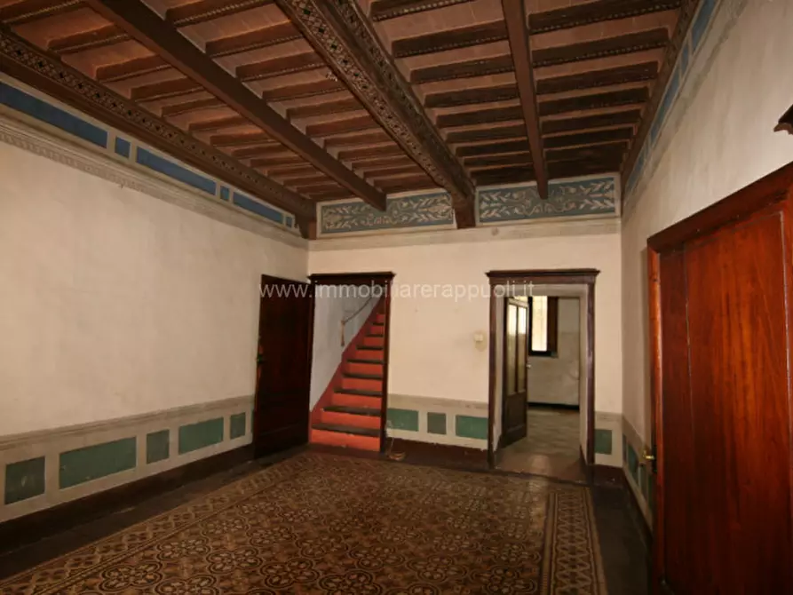 Immagine 6 di Villa in vendita  a Montalcino