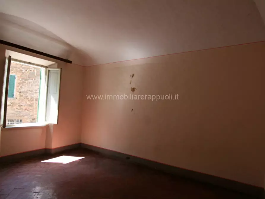 Immagine 12 di Villa in vendita  a Montalcino