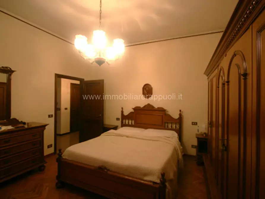 Immagine 10 di Villa in vendita  a Sinalunga