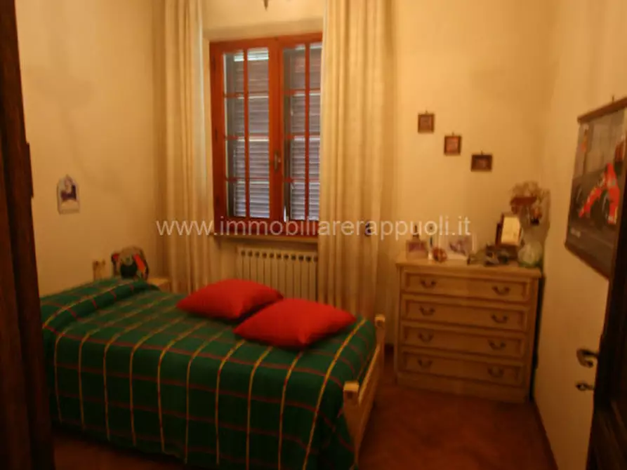 Immagine 11 di Villa in vendita  a Sinalunga