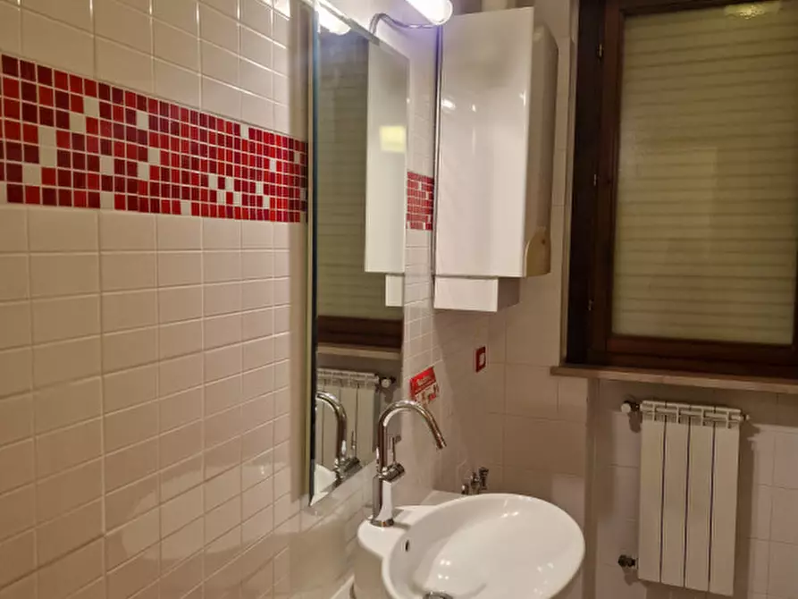 Immagine 2 di Appartamento in vendita  a Sinalunga