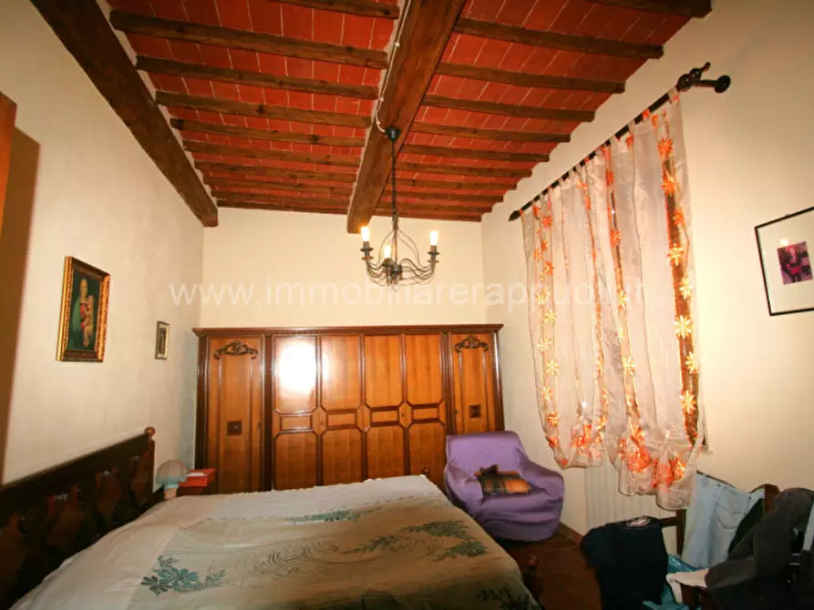 Immagine 2 di Appartamento in vendita  a Sinalunga