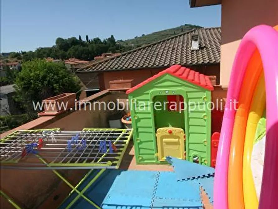 Immagine 2 di Appartamento in vendita  a Sinalunga