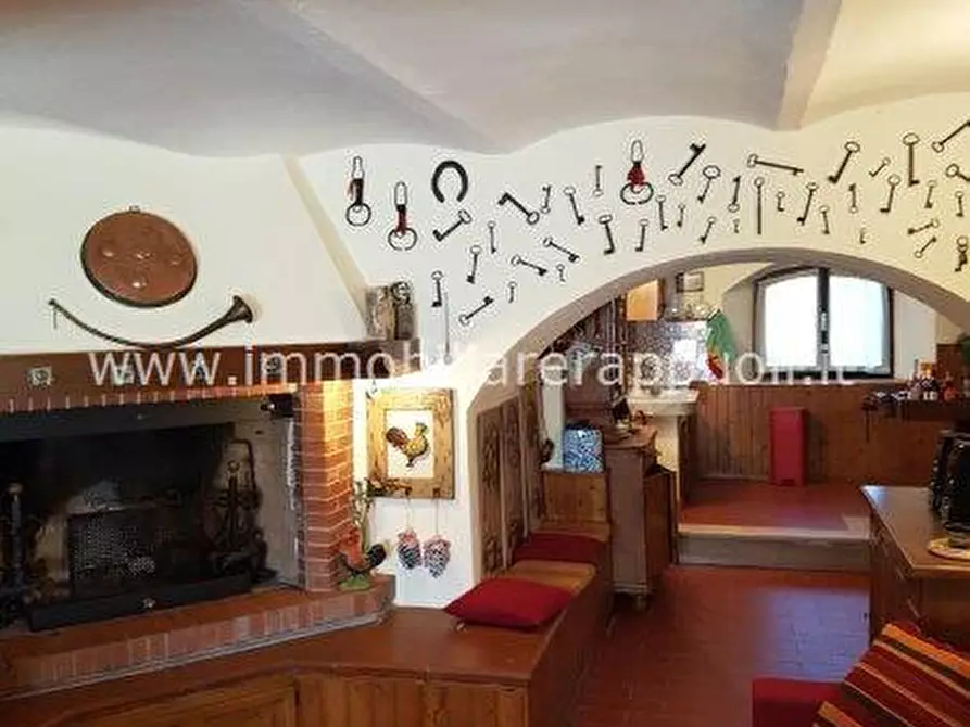 Immagine 29 di Villa in vendita  a Torrita Di Siena