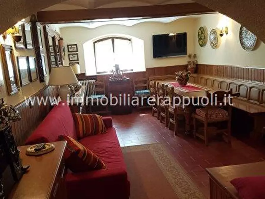 Immagine 30 di Villa in vendita  a Torrita Di Siena