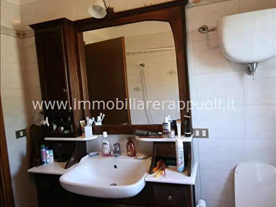 Immagine 17 di Villetta a schiera in vendita  a Sinalunga