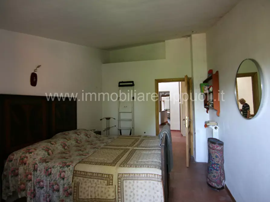 Immagine 41 di Rustico / casale in vendita  a Arezzo