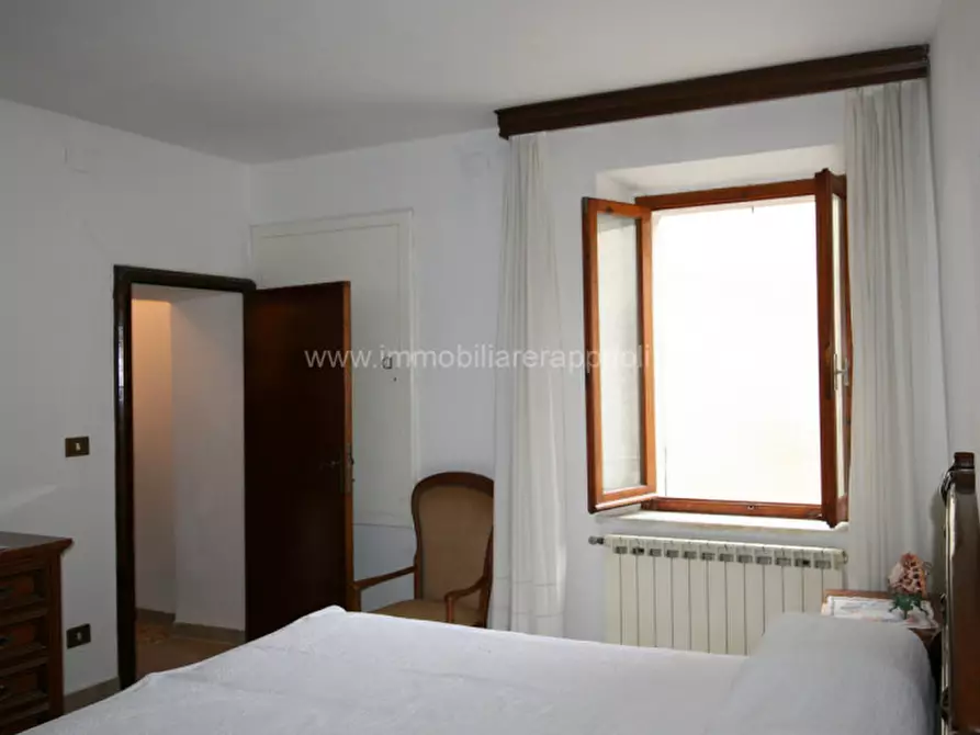 Immagine 10 di Appartamento in vendita  a Sinalunga