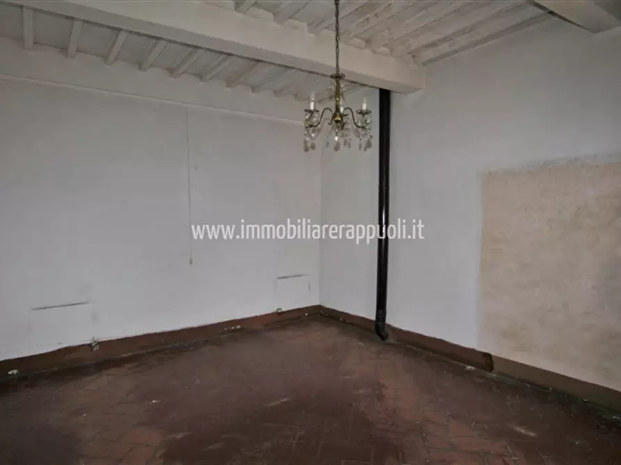 Immagine 10 di Appartamento in vendita  a Sinalunga