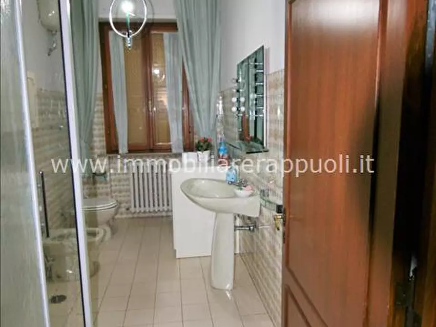 Immagine 16 di Casa indipendente in vendita  a Sinalunga