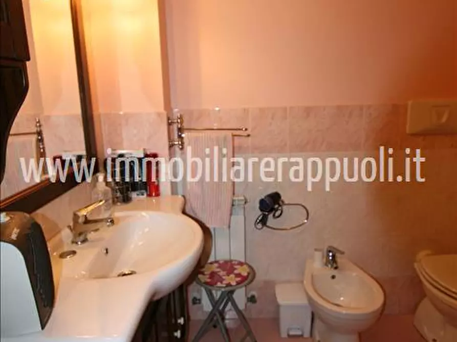 Immagine 6 di Villetta a schiera in vendita  a Montepulciano