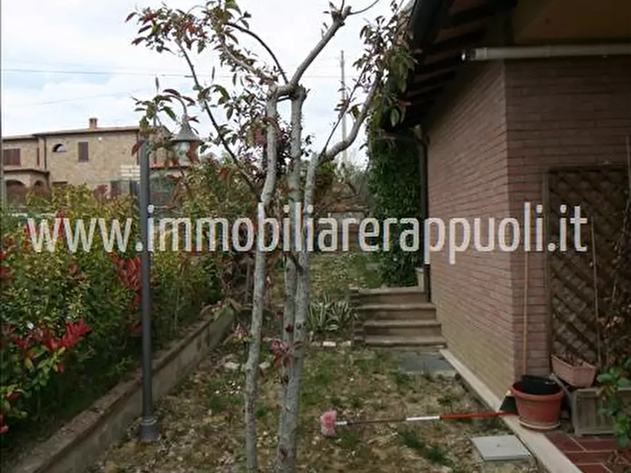 Immagine 12 di Villetta a schiera in vendita  a Montepulciano