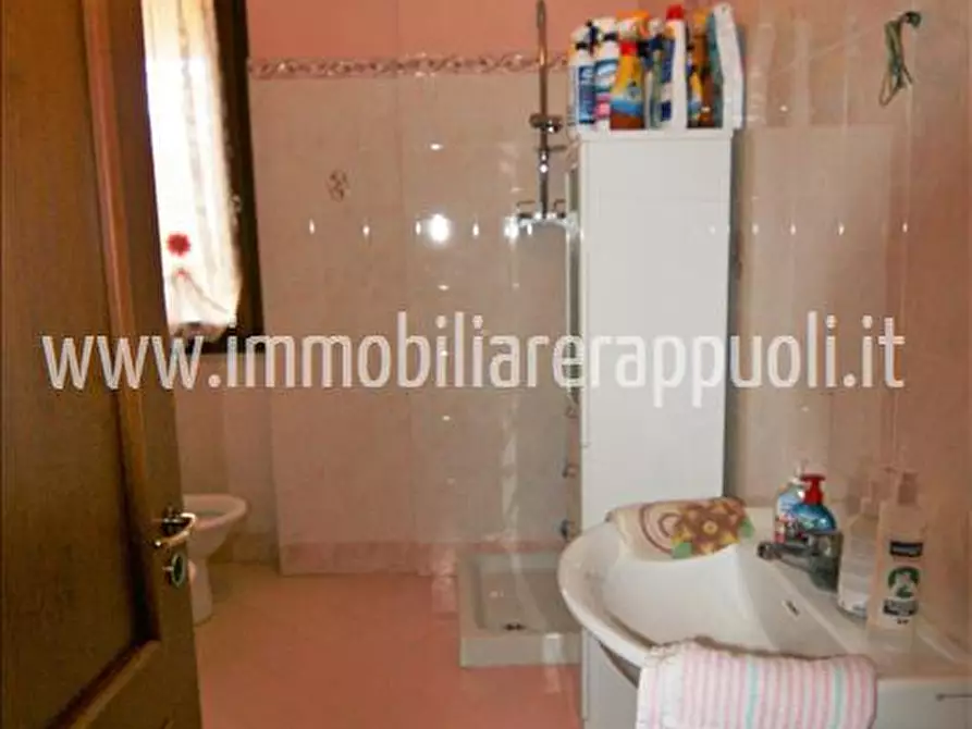 Immagine 14 di Villetta a schiera in vendita  a Montepulciano