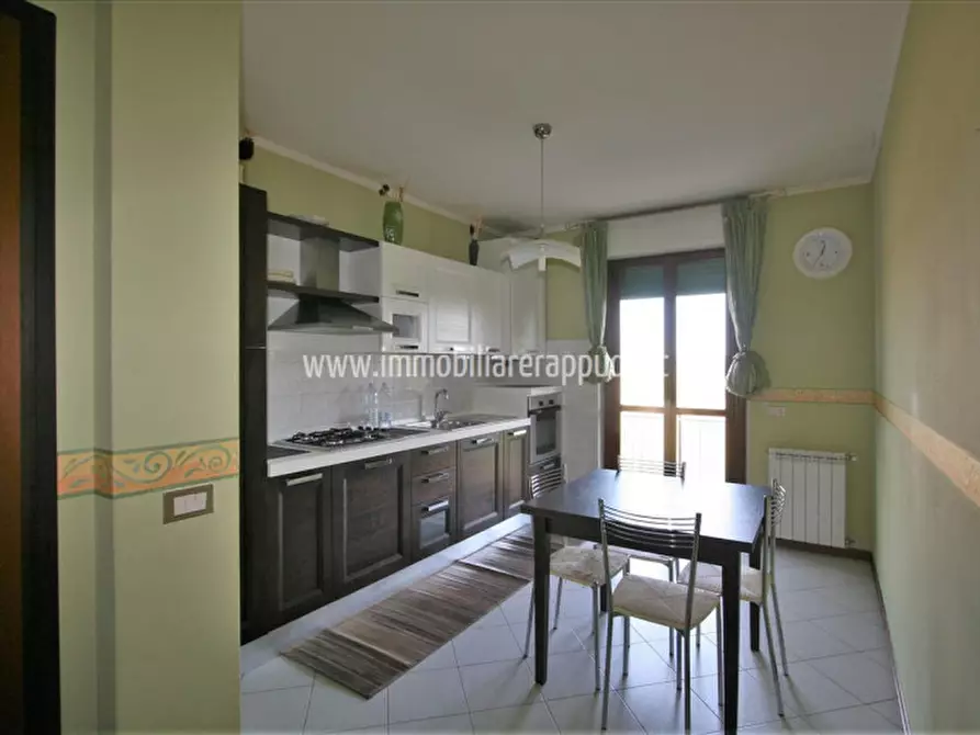 Immagine 2 di Appartamento in vendita  a Sinalunga