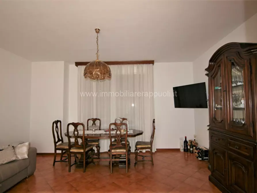 Immagine 1 di Villetta a schiera in vendita  a Sinalunga