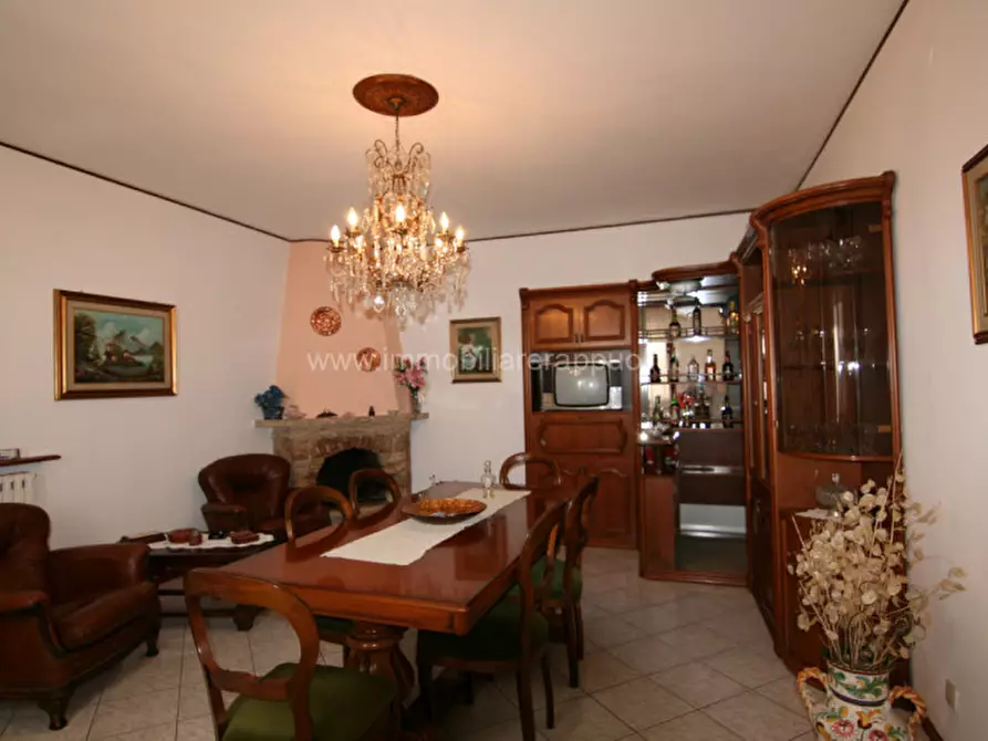 Immagine 17 di Villetta a schiera in vendita  a Sinalunga