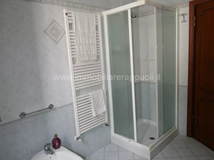 Immagine 25 di Villetta a schiera in vendita  a Sinalunga