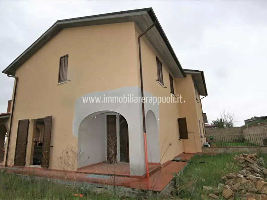 Immagine 3 di Villetta a schiera in vendita  a Sinalunga