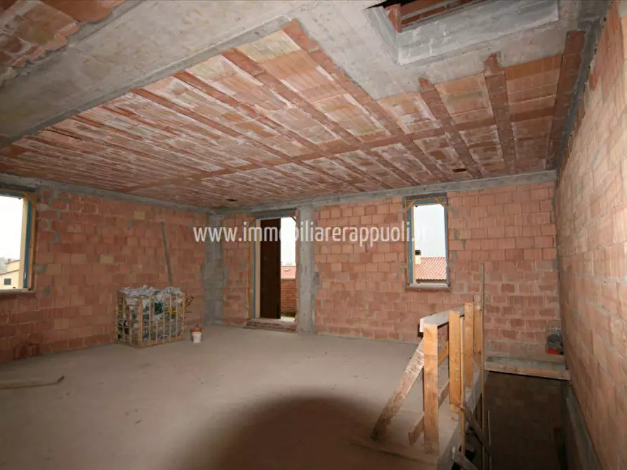 Immagine 8 di Villetta a schiera in vendita  a Sinalunga