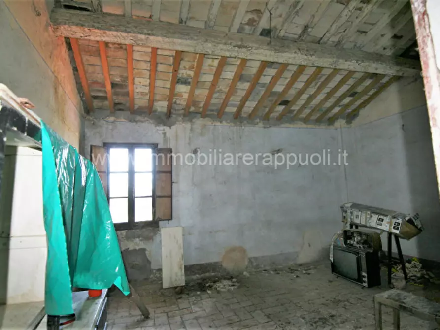 Immagine 37 di Rustico / casale in vendita  a Cortona
