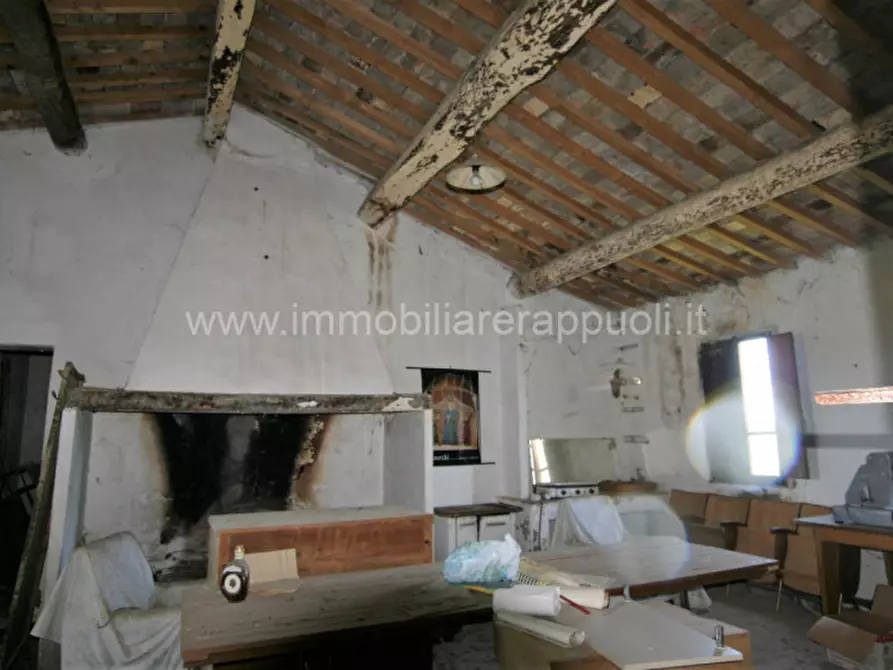 Immagine 38 di Rustico / casale in vendita  a Cortona