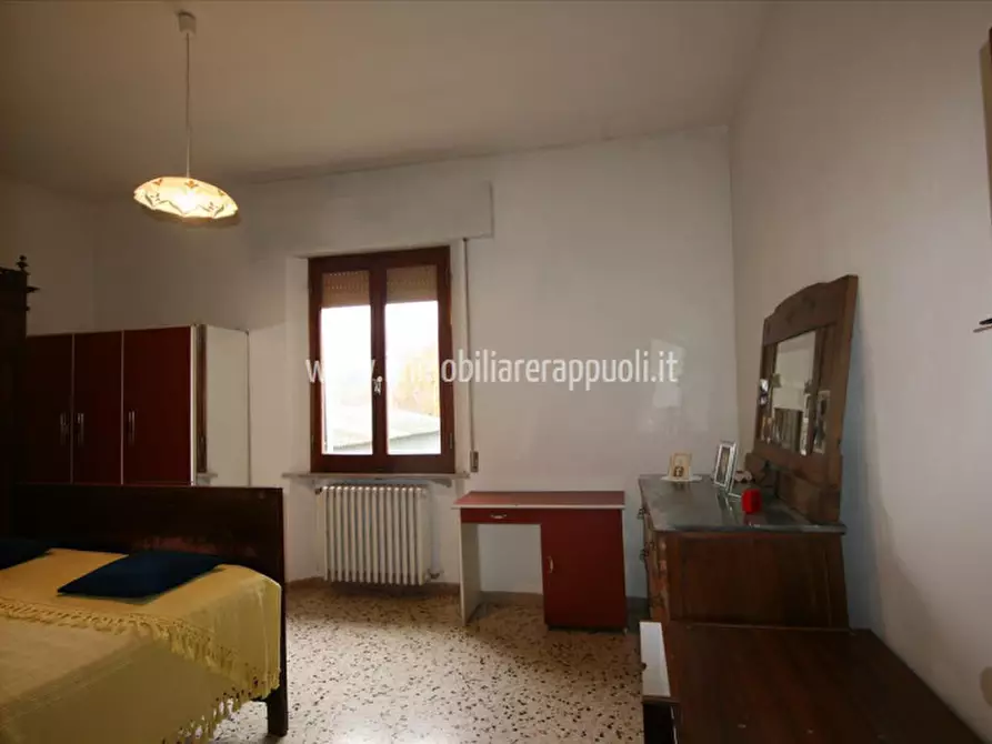 Immagine 12 di Casa indipendente in vendita  a Sinalunga
