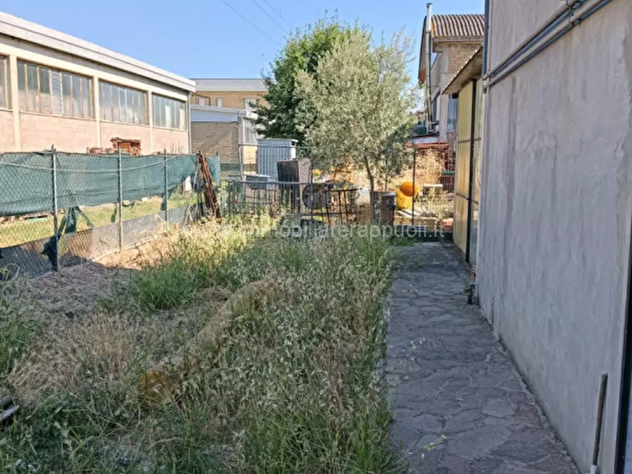 Immagine 13 di Capannone industriale in vendita  a Sinalunga