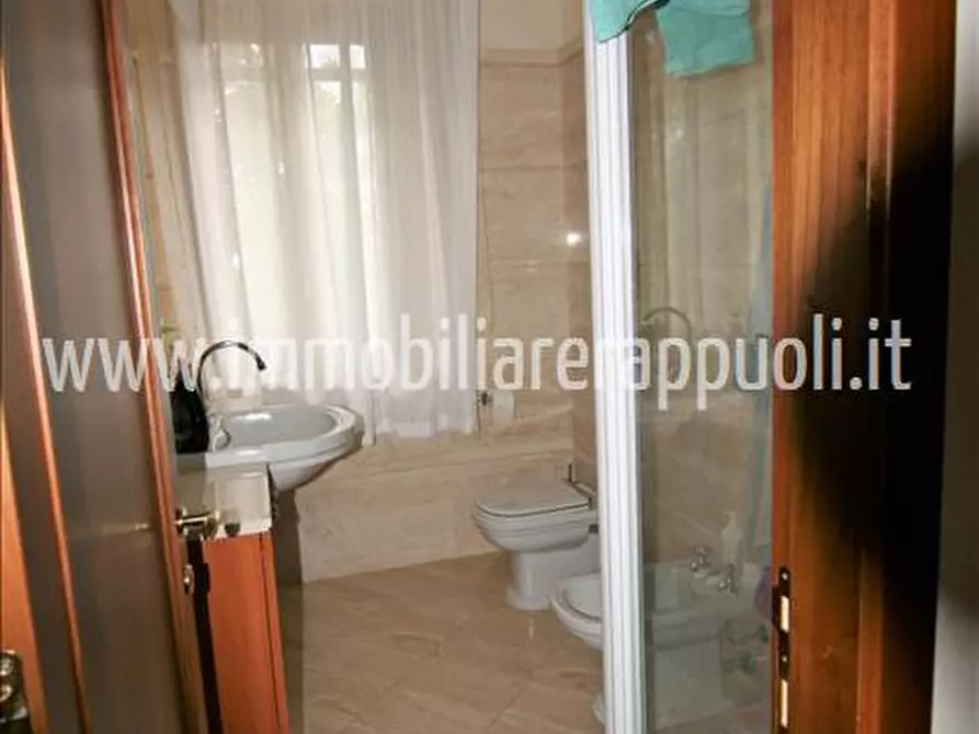 Immagine 2 di Casa indipendente in vendita  a Rapolano Terme