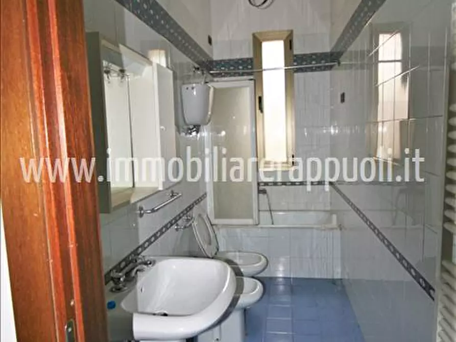 Immagine 17 di Casa indipendente in vendita  a Rapolano Terme