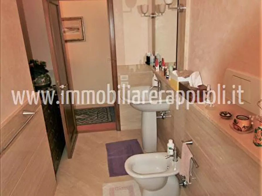 Immagine 26 di Casa indipendente in vendita  a Rapolano Terme