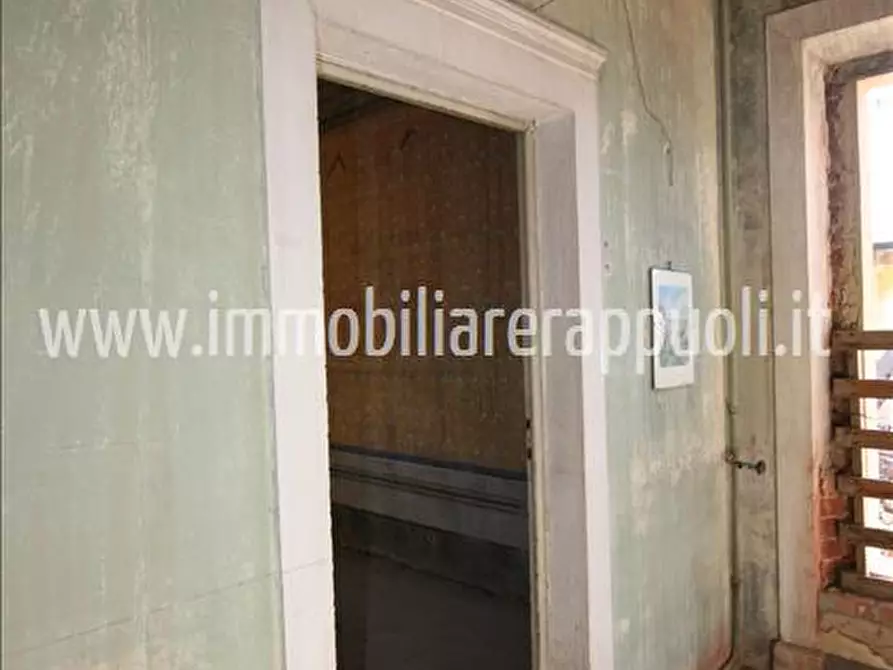 Immagine 21 di Villa in vendita  a Sinalunga