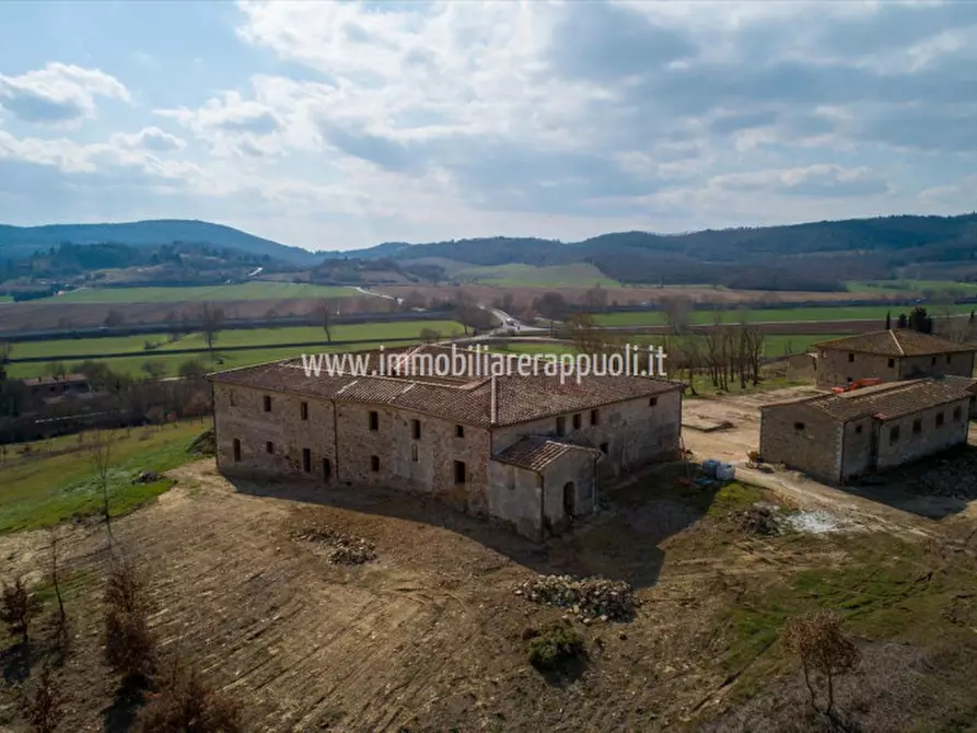 Immagine 3 di Villa in vendita  a Rapolano Terme