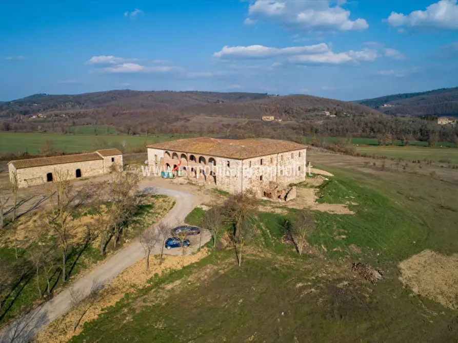 Immagine 5 di Villa in vendita  a Rapolano Terme