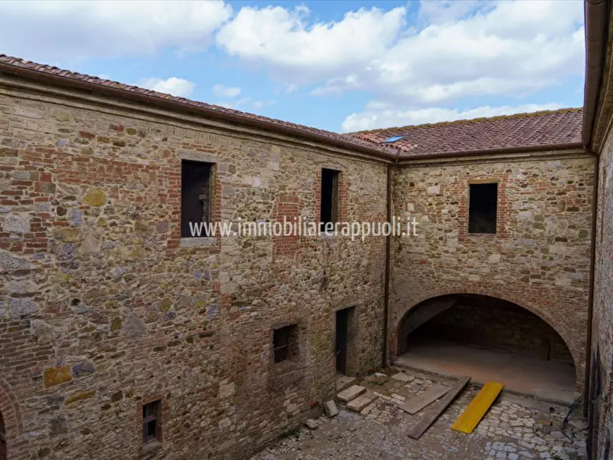 Immagine 21 di Villa in vendita  a Rapolano Terme