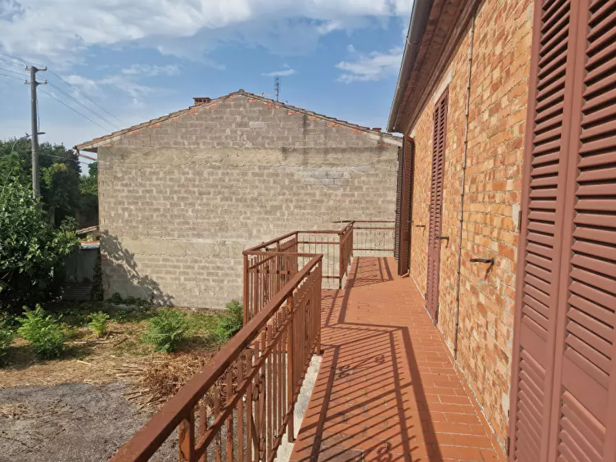 Immagine 11 di Casa indipendente in vendita  a Sinalunga