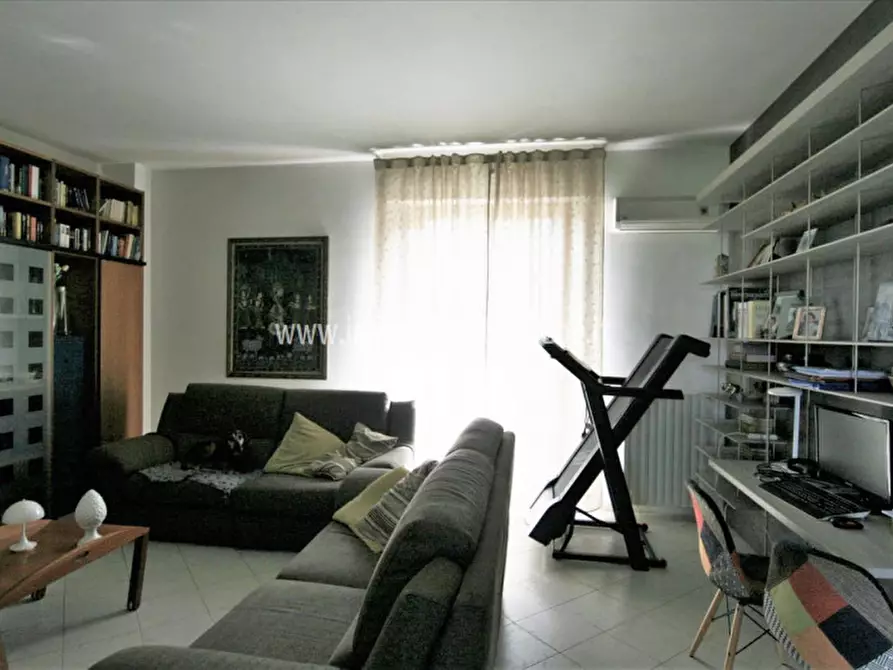 Immagine 2 di Appartamento in vendita  a Sinalunga