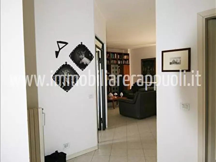 Immagine 9 di Appartamento in vendita  a Sinalunga