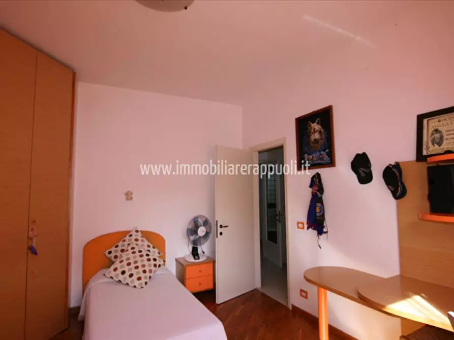 Immagine 13 di Appartamento in vendita  a Sinalunga