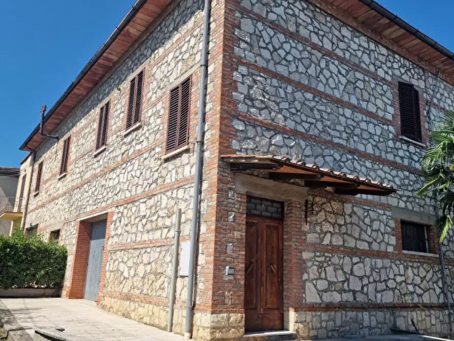 Immagine 4 di Casa indipendente in vendita  a Sinalunga