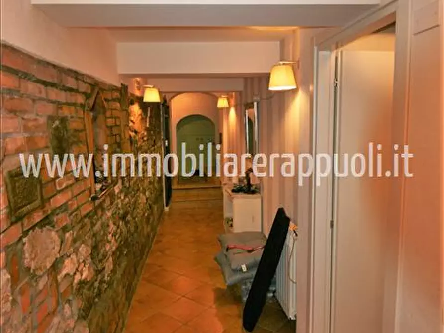 Immagine 11 di Appartamento in vendita  a Sinalunga