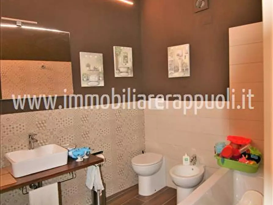 Immagine 14 di Appartamento in vendita  a Sinalunga