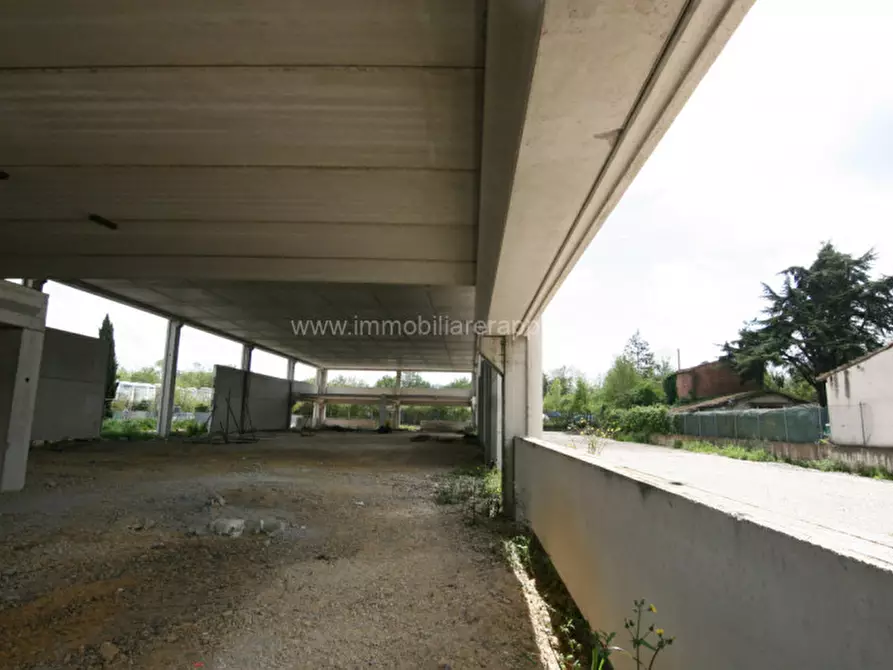 Immagine 2 di Capannone industriale in vendita  a Sinalunga