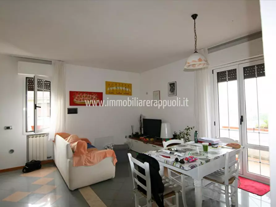 Immagine 3 di Appartamento in vendita  a Sinalunga