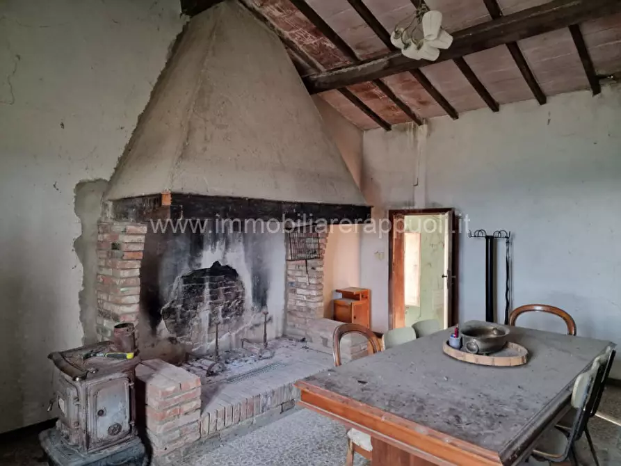 Immagine 9 di Rustico / casale in vendita  a Asciano
